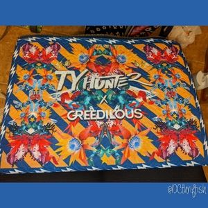 Hyundai x Ty Hunter x GREEDILOUS 'palisade' clutch🟡🔵🌺